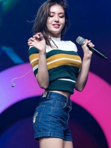 Somi (전소미)